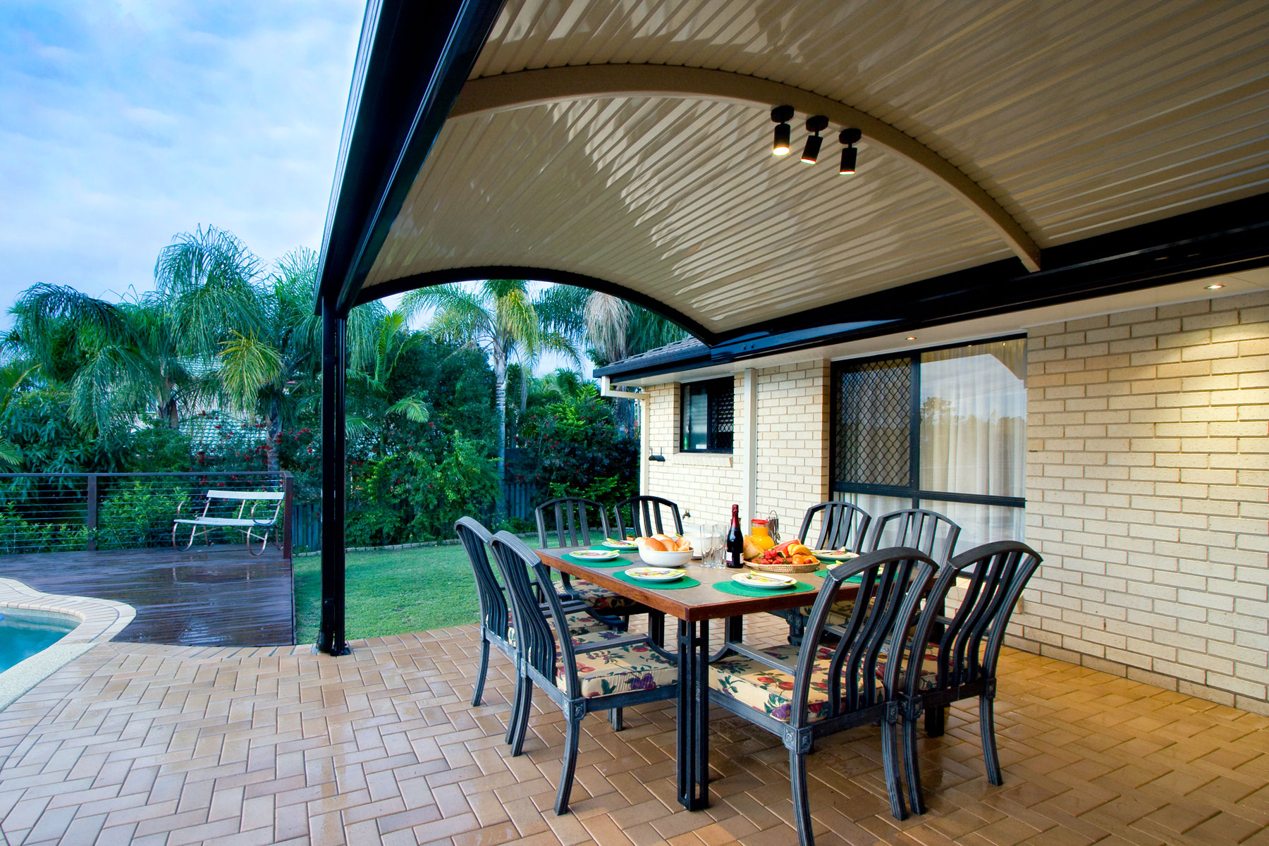 Patio with curved roofs - Stratco Outback Curved Roof Patio